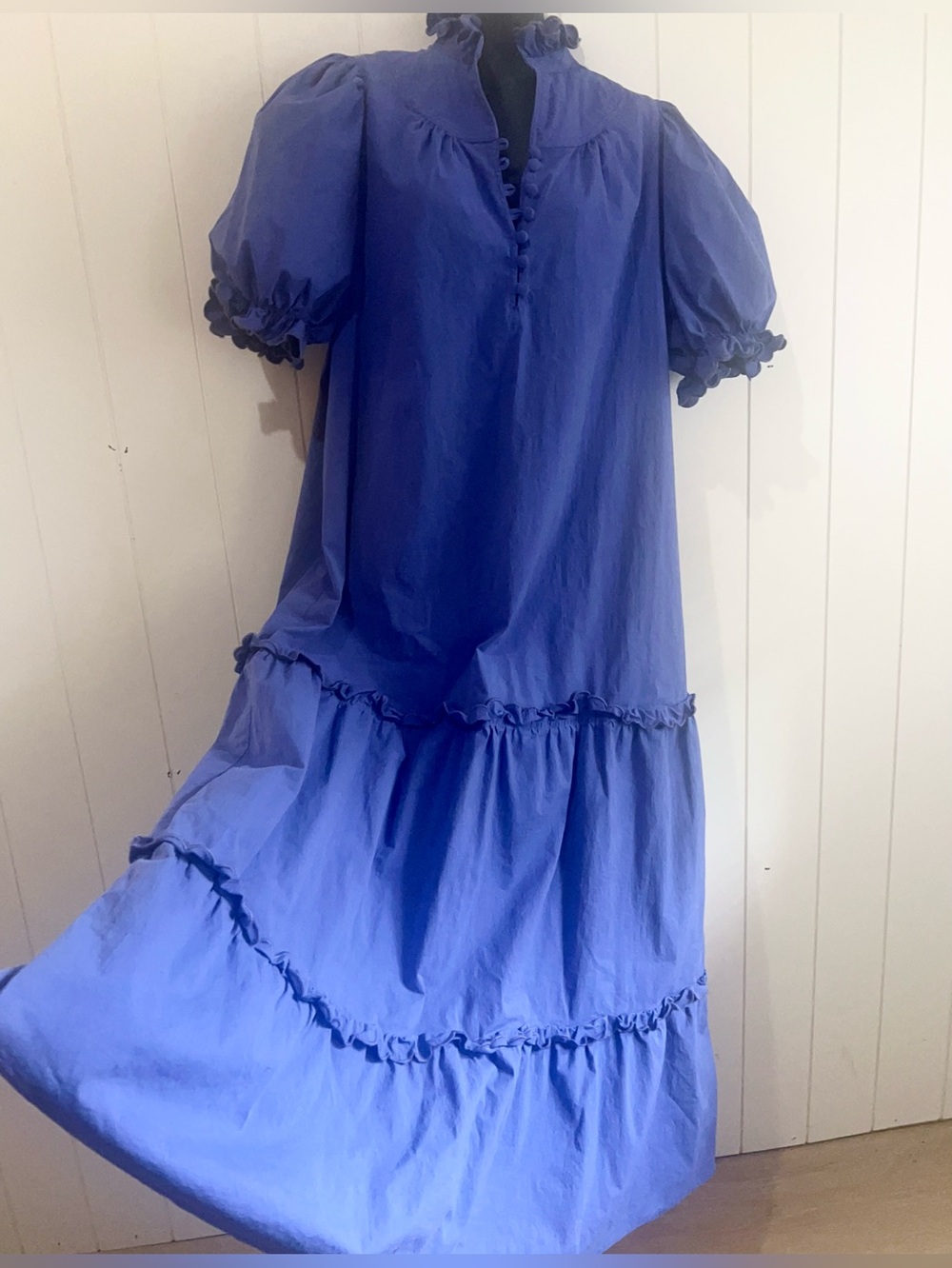 Pomander Place Tuckernuck Tiered Maxi Dress Selena ruffle collar Size M